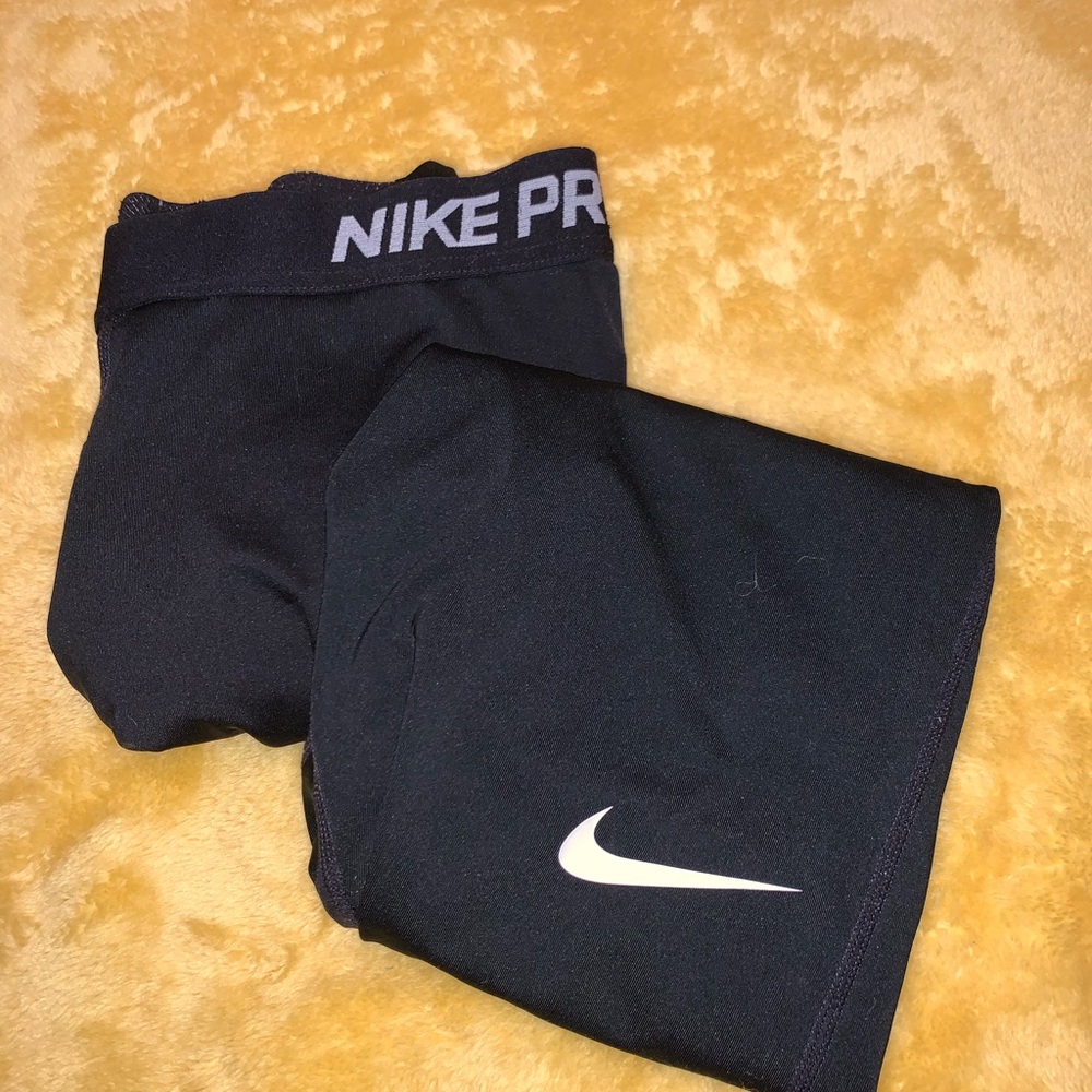 Leggings.